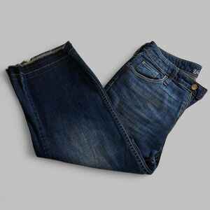 Women’s high rise mid-calf dark wash jeans frayed hem Size 29